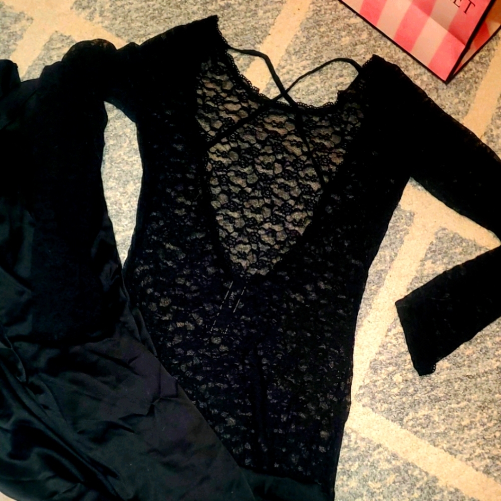 Victoria Secret Body, lingerie and robe